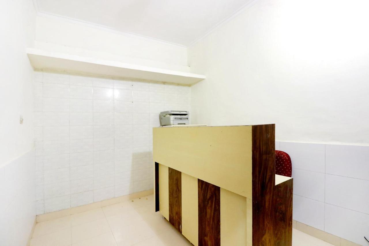 Spot On 44679 Hotel Samrat Sohana Екстер'єр фото