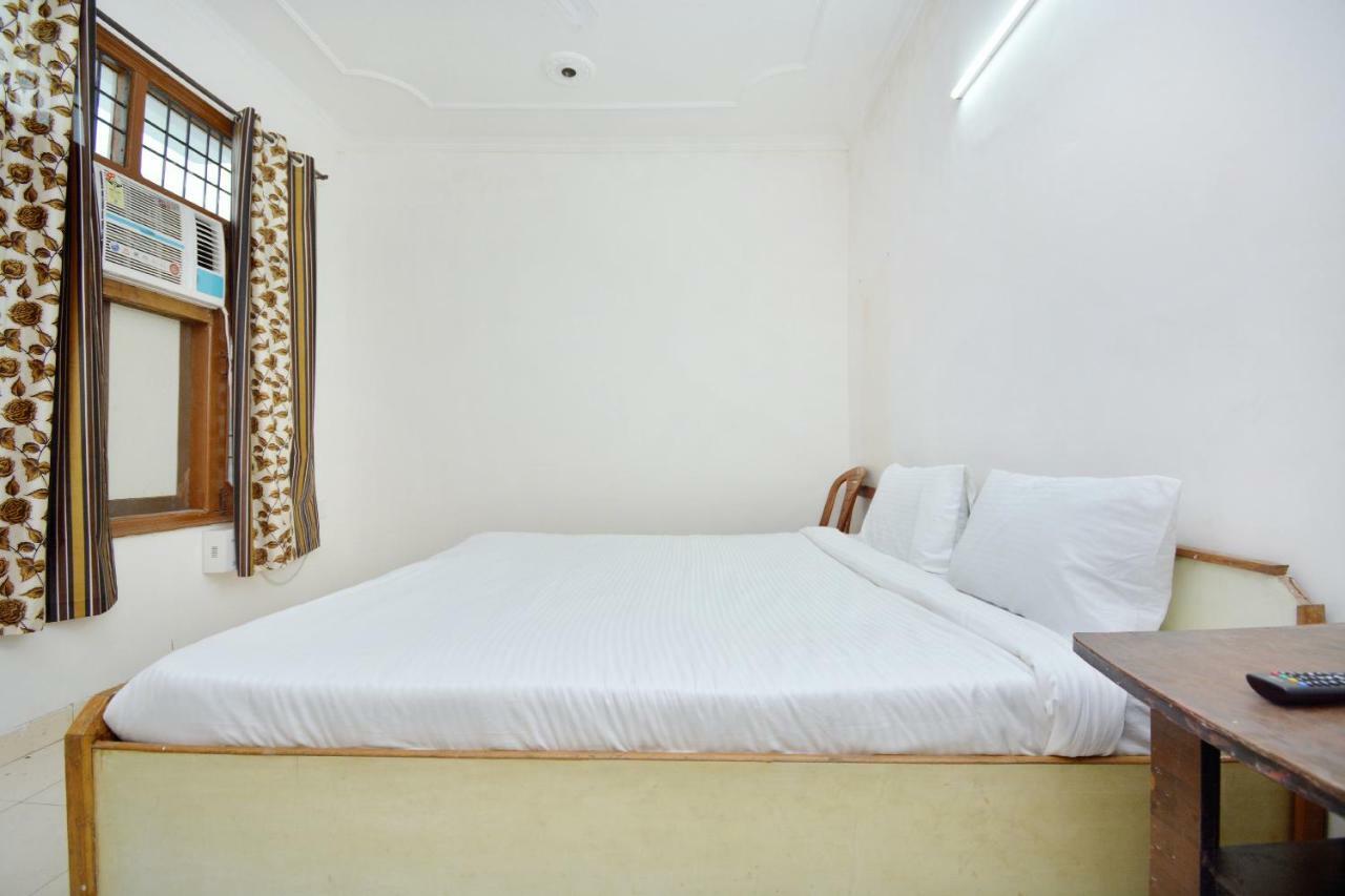 Spot On 44679 Hotel Samrat Sohana Екстер'єр фото