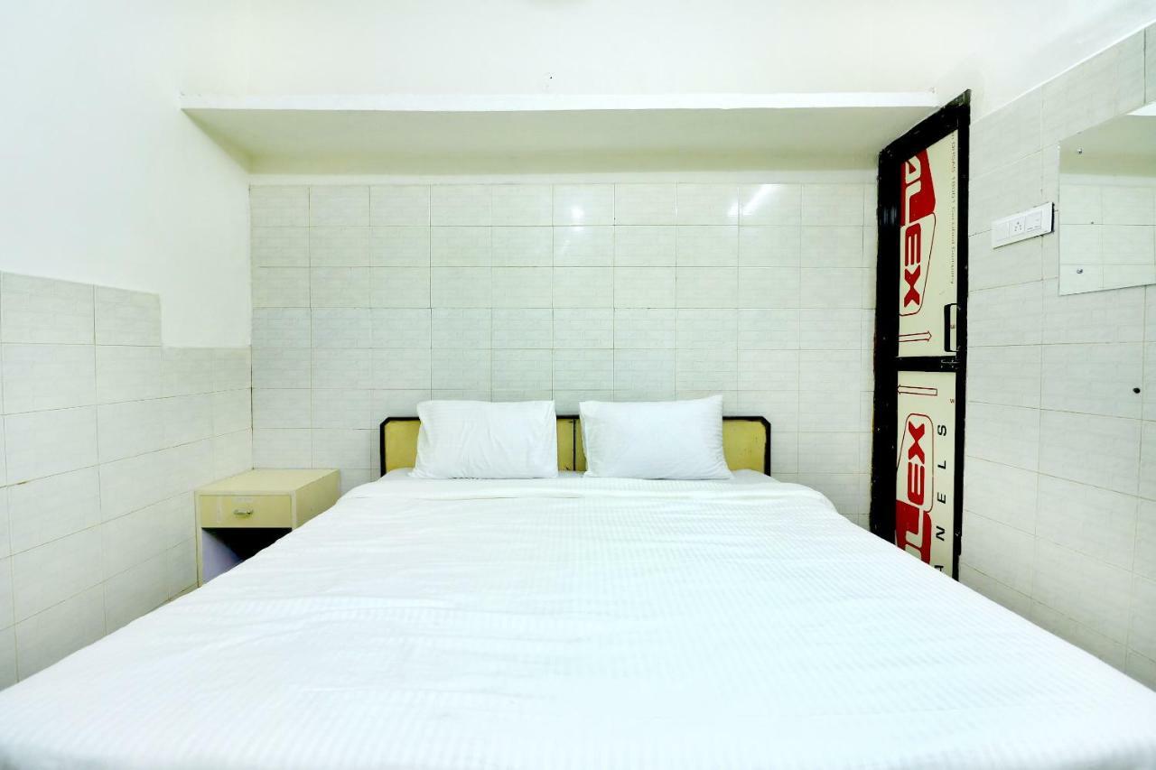 Spot On 44679 Hotel Samrat Sohana Екстер'єр фото