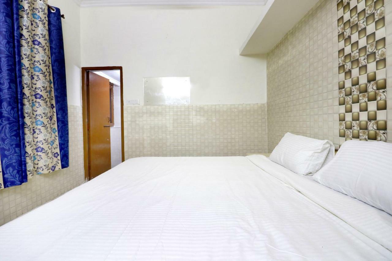 Spot On 44679 Hotel Samrat Sohana Екстер'єр фото